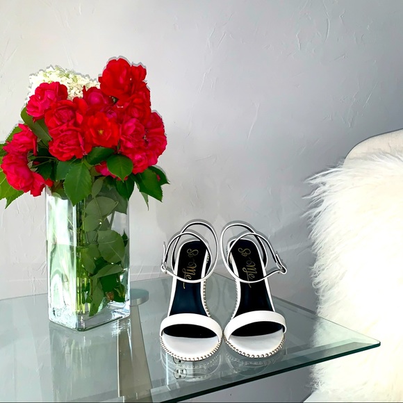 🛍SALE 🛍Fashion Nova White Studded Sandal Heel - Picture 3 of 13